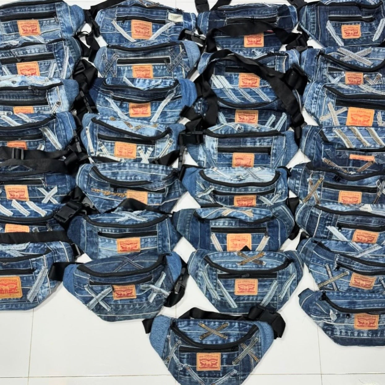 SAC BANANE LEVIS JEAN UPCYCLÉ (X20)