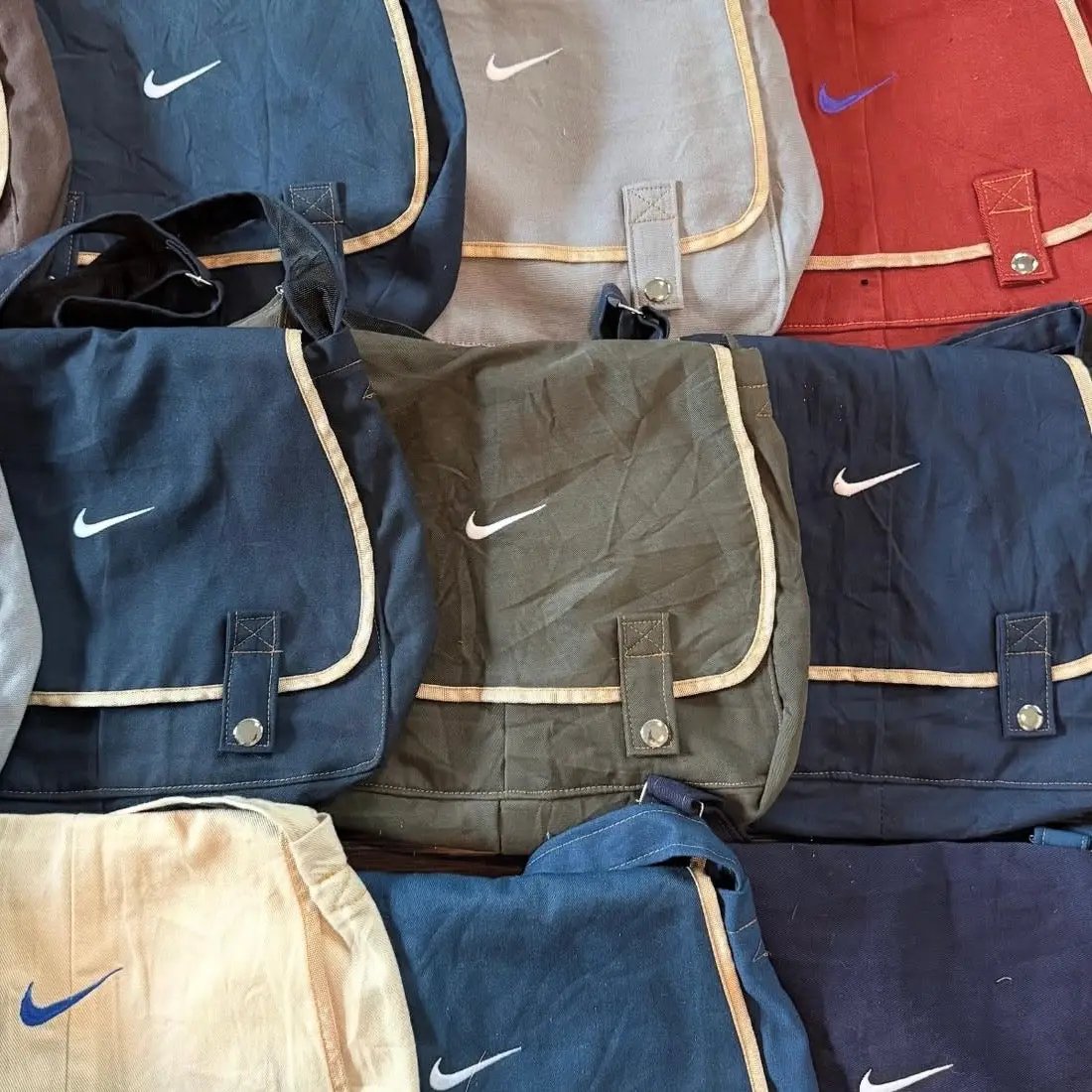 SACOCHE MESSENGER NIKE UPCYCLÉ (X20)