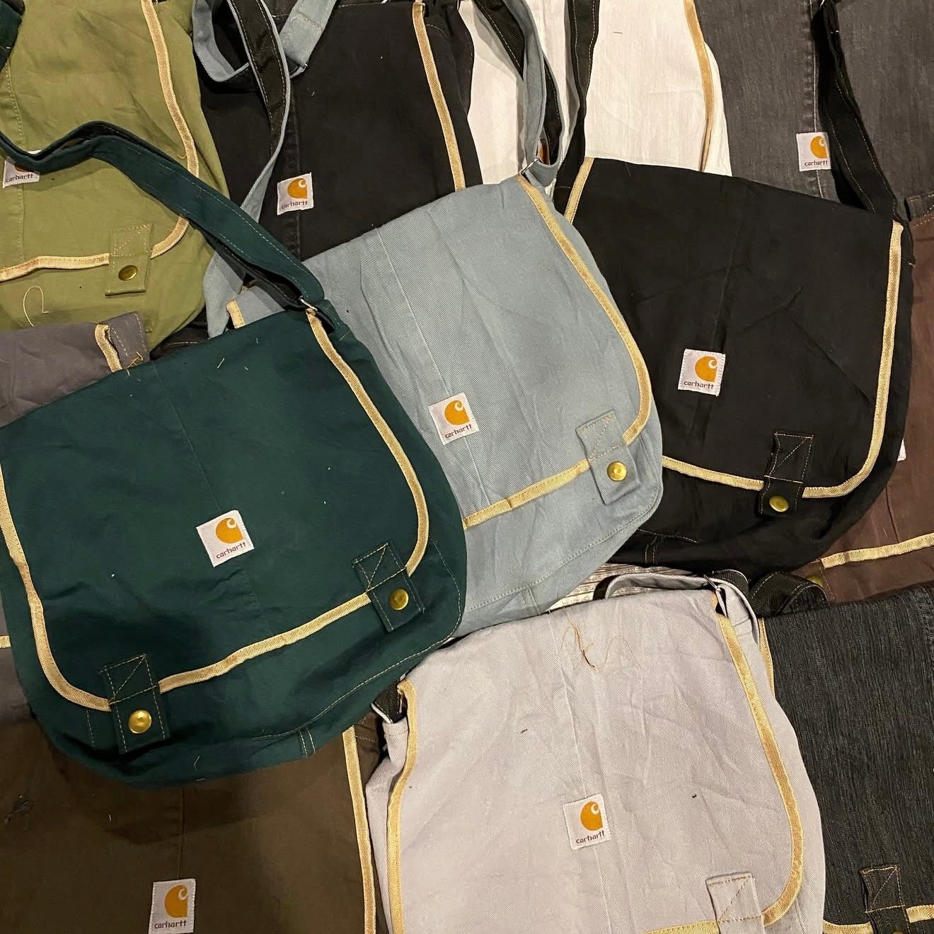 SACOCHE MESSENGER CARHARTT UPCYCLÉ (X20)