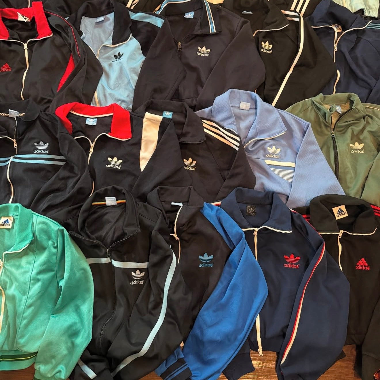 VESTE ADIDAS CROP TOP UPCYCLÉ (X20)