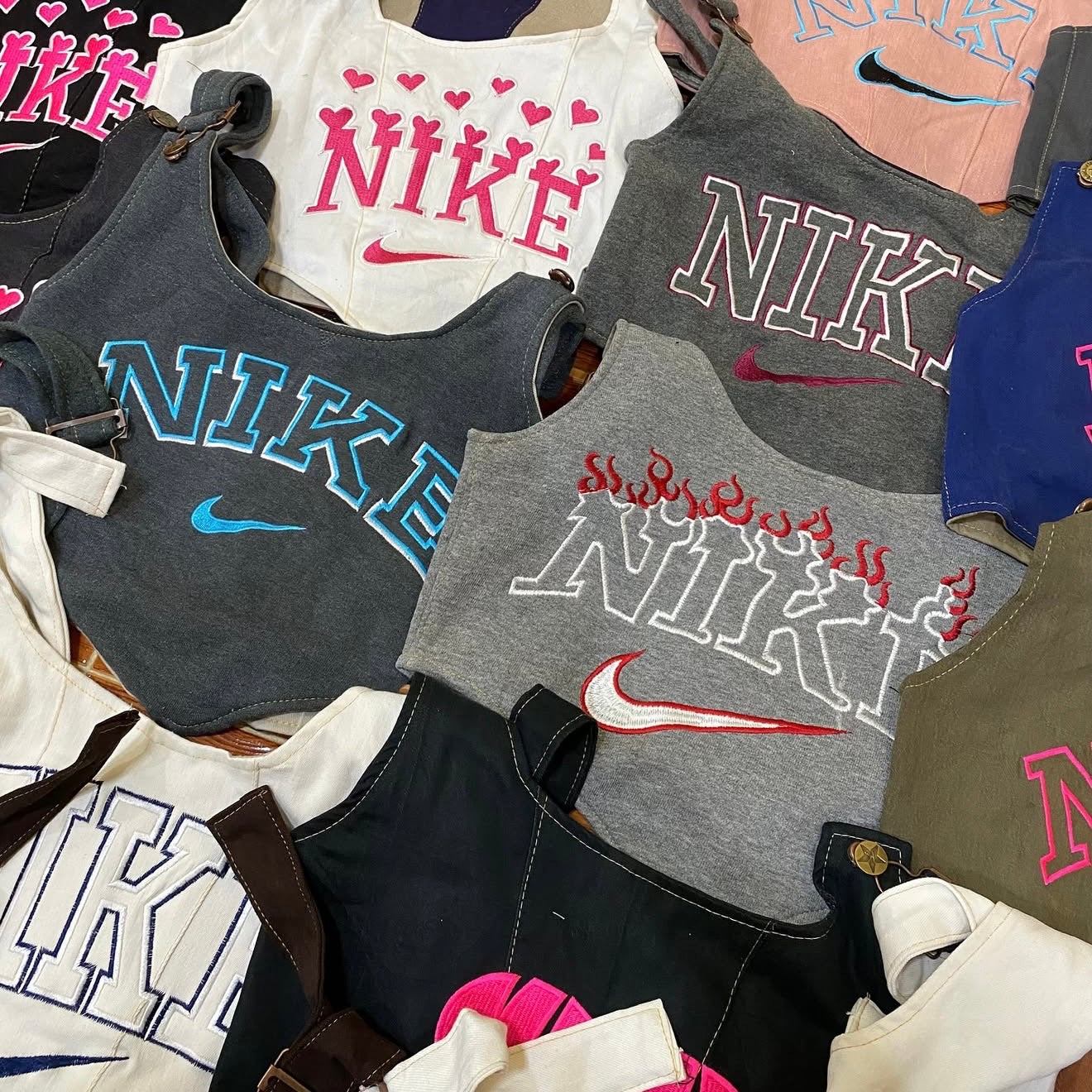 TOP NIKE FEMME PLASTRON UPCYCLÉ (X20)