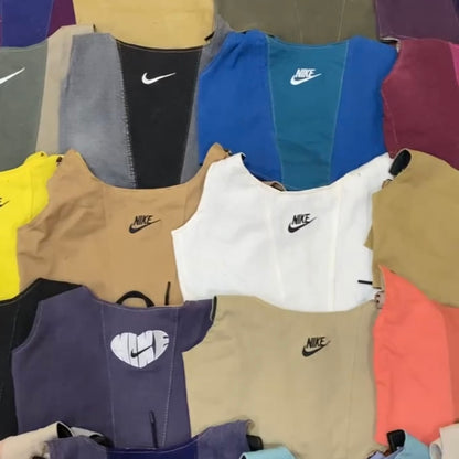 TOP NIKE PLASTRON MIX LOGO UPCYCLÉ (X20)
