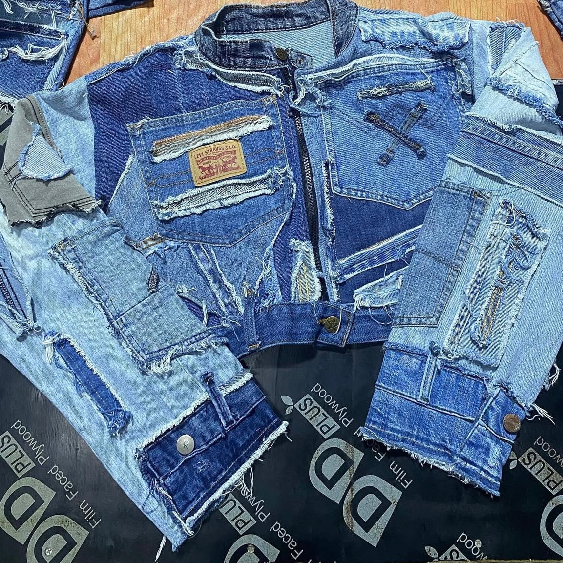 VESTE CROP LEVIS UPCYCLÉ (X20)